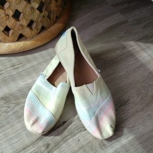 Pastel rainbow Toms